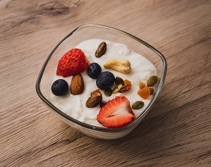 yogurt with fruit