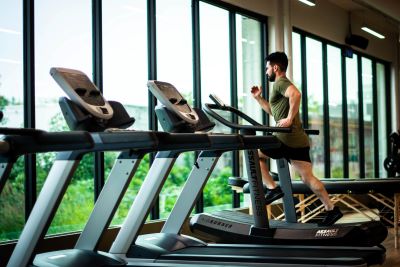 man on a treadmill doing cardio